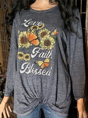 NWT JOEI & I LONG SLEEVE GRAPHIC T M